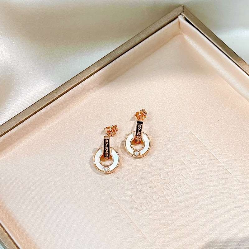 完売必至 早い者勝ち♡ブルガリ 18Kイエローゴールド ピアス コピー Buj61233品質保証