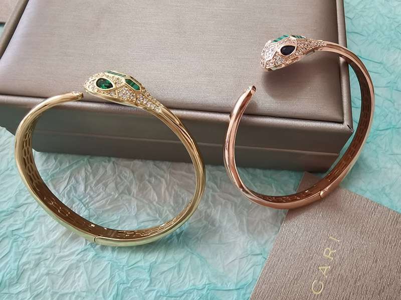 ☆超人気☆ブルガリ セルペンティ コピー ブレスレット 18Kゴールド お洒落に♪ Bum62242品質保証