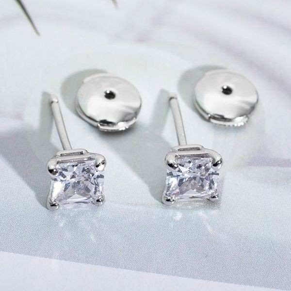 ＜最新で絶対欲しい>ブルガリ ダイヤモンド ピアス コピー But08992激安送料無料