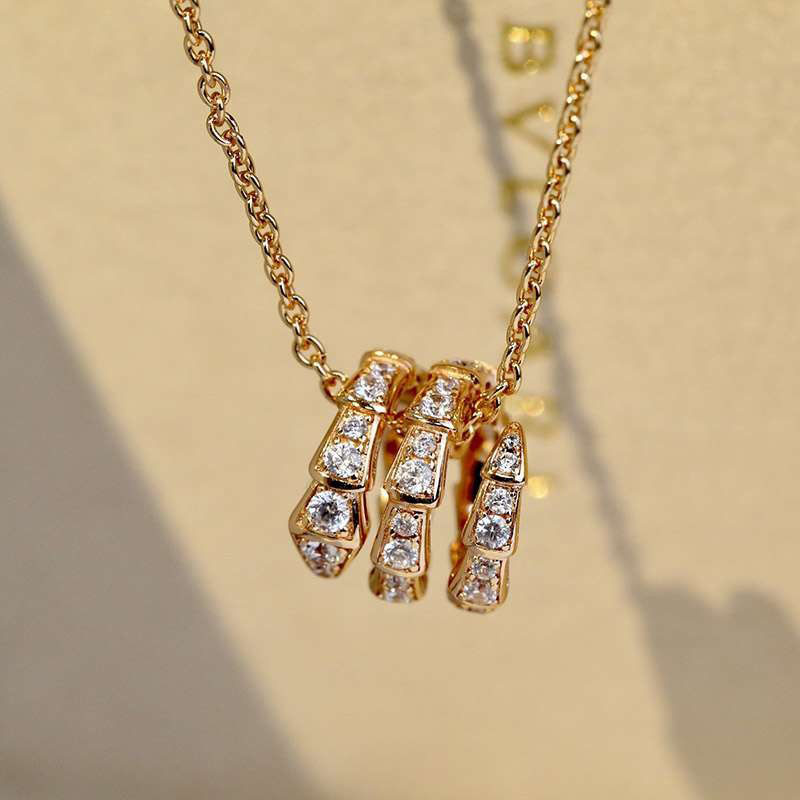 可愛い 早い者勝ち♡ブルガリ セルペンティ ネックレス 偽物N級品S330 But67208激安送料無料