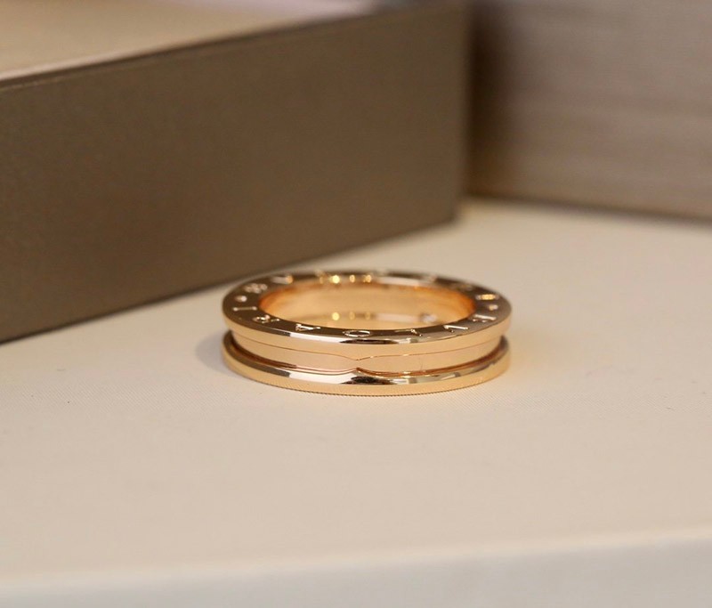 ブルガリ コピー 18K ゴールド ビー・ゼロワン 1バンドリングお洒落に♪ Buu01267激安送料無料