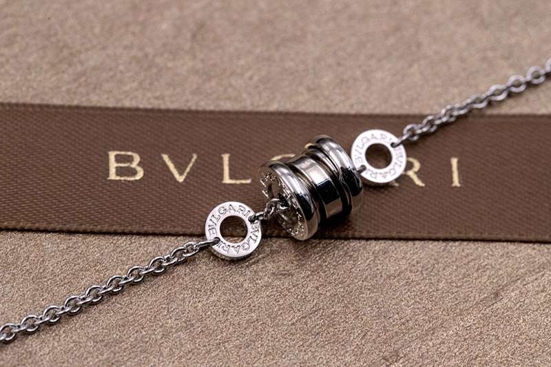 超限定♪ブルガリセーブザチルドレンV コピーゴールドチャームブレスレット Buz93051N級品