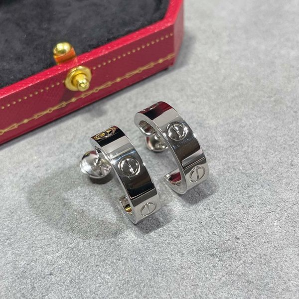 定番人気 カルティエ LOVE ピアス コピー3色 kat55762N級品