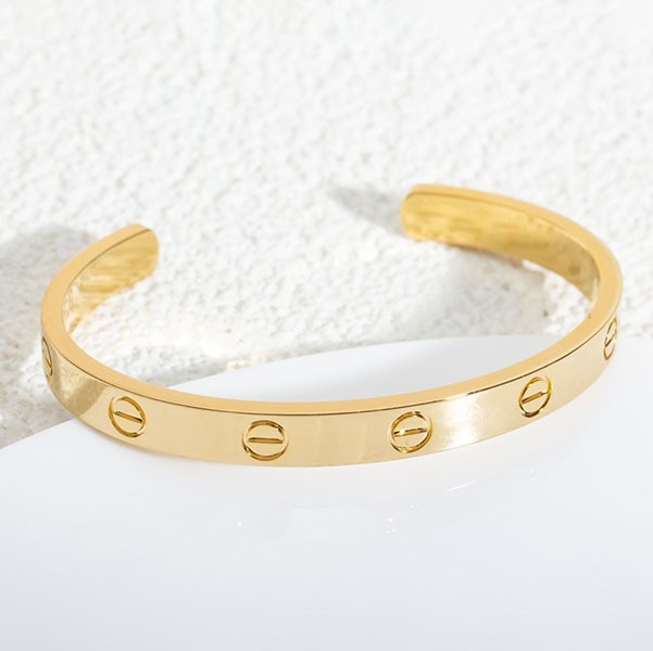 カルティエ LOVEブレスレット 偽物 18Kゴールド バングル kaa12632