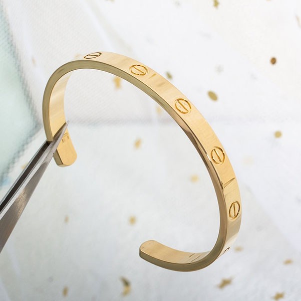 カルティエ LOVEブレスレット 偽物 18Kゴールド バングル kaa12632N級品