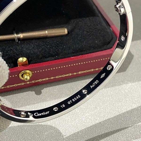 お洒落で可愛いカルティエ LOVE ブレスレット コピー kaa72379高い品質