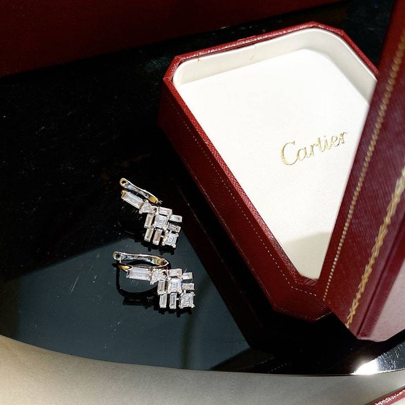 可愛いリフレクション ドゥ カルティエ イヤリング スーパーコピー kag51638通販