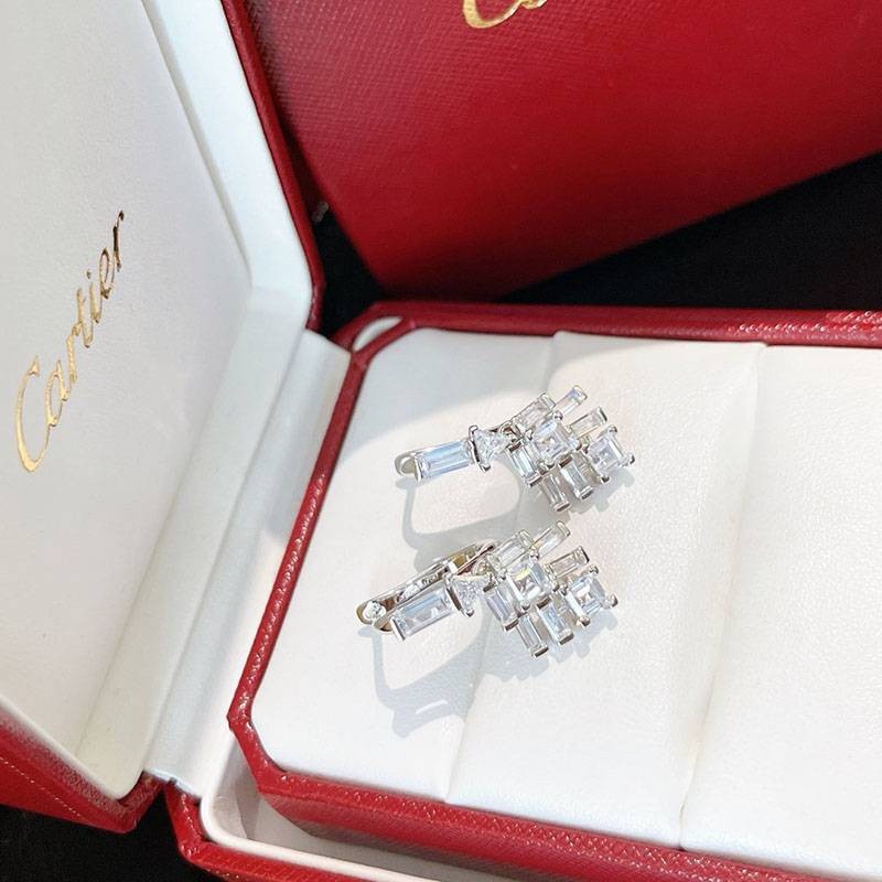 可愛いリフレクション ドゥ カルティエ イヤリング スーパーコピー kag51638N級品
