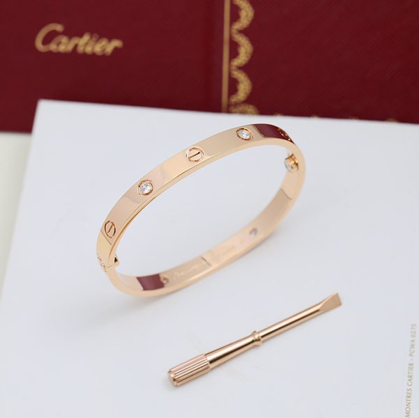 入手困難 カルティエ LOVEブレスレット コピー スモールモデル 6 ダイヤモンド kal00230激安送料無料