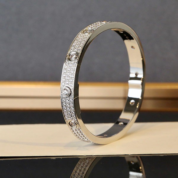 カルティエ LOVE パヴェダイヤモンド ブレスレット コピー kax52757
