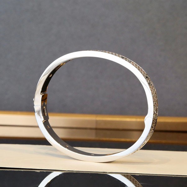 カルティエ LOVE パヴェダイヤモンド ブレスレット コピー kax52757通販