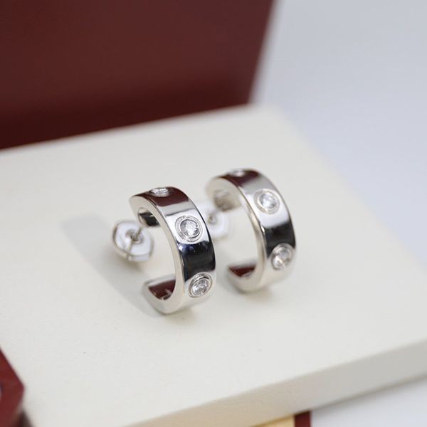 日本未入荷 カルティエ ギフトに◎LOVE ピアス コピー kaz66343通販