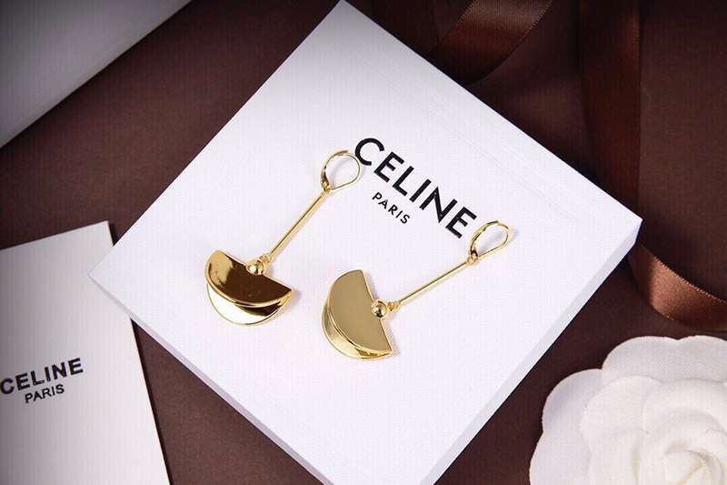 超話題!セリーヌ トリオンフ イヤリング スーパーコピー Cec34802代引きを販売