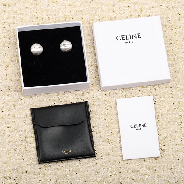 完売人気☆上品 セリーヌ パール ピアス スーパーコピー Cei07700人気