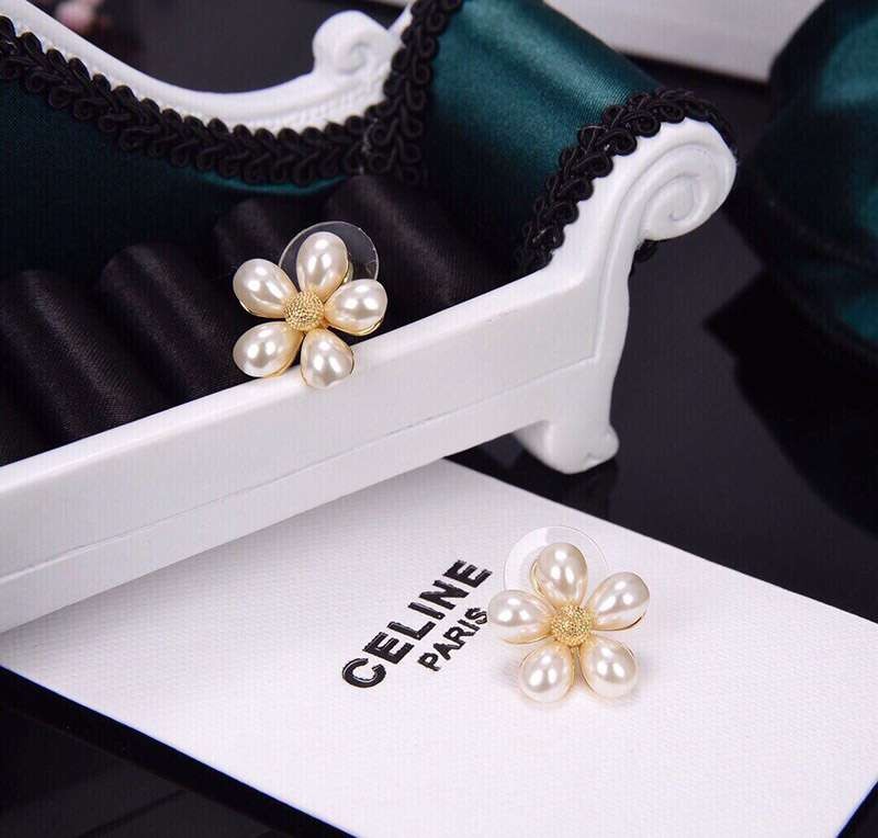 人気No1セリーヌ 花 グラスパール ピアス コピー Ceq68816N級品