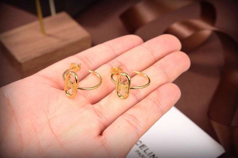 完売必至セリーヌ トリオンフ ピアス ロゴ 偽物 Cez60725N級品