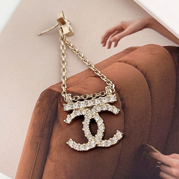 定番シャネル スイング ピアス コピー CCロゴ スター クリスタル ゴールド AB8068B07810NH432N級品