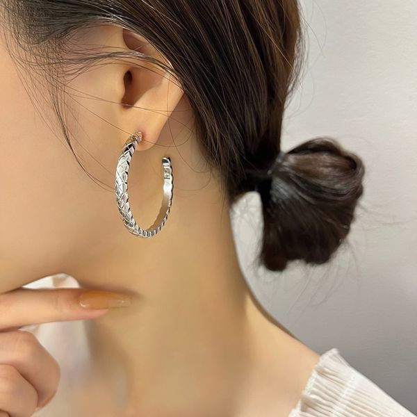 目を惹くカラー人気☆シャネル コピー ココ クラッシュ コレクション イヤリング 3色 J12094