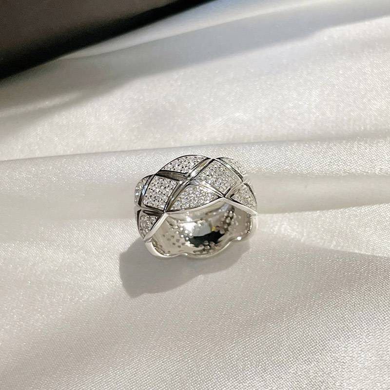 目を惹くカラーシャネル 偽物 ココ クラッシュ コレクション リング she47007N級品