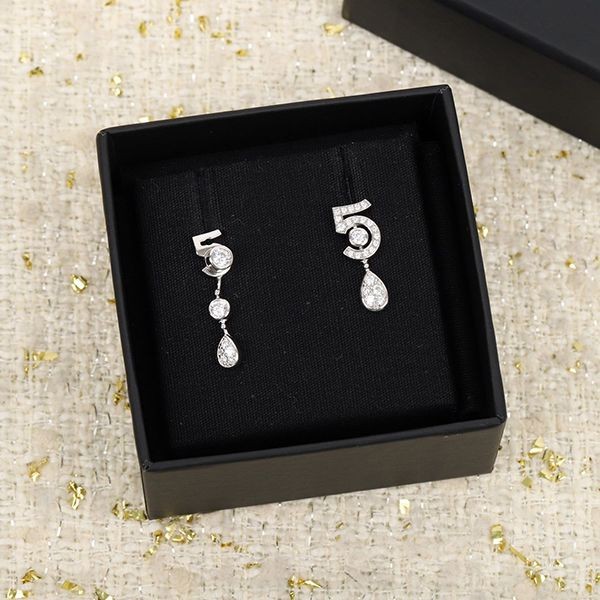 日本未入荷シャネル エターナル No.5 ダイヤモンド ピアス 偽物 shk34938通販