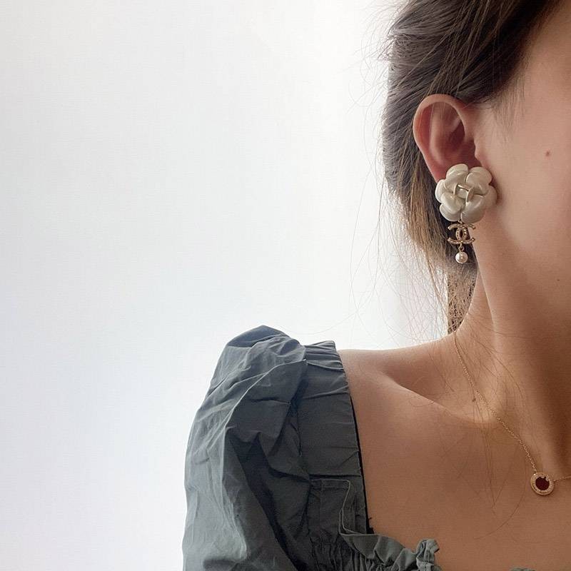 《大人気》シャネル スーパーコピー CCロゴ レジン & ストラス ピアス shq57713通販