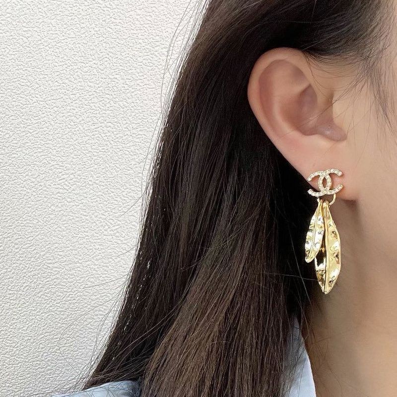 21-22AWシャネル ピアス スーパーコピー ゴールド メタル ハート shy88555通販