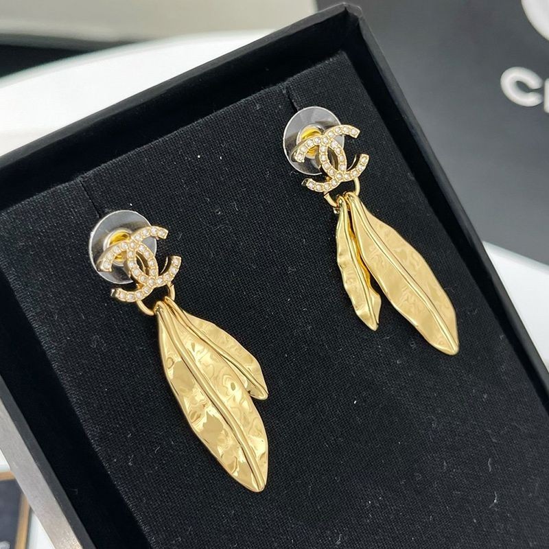 21-22AWシャネル ピアス スーパーコピー ゴールド メタル ハート shy88555激安送料無料