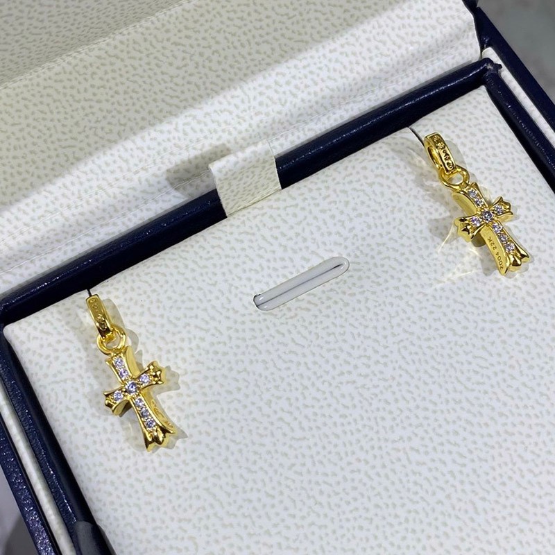 目を惹くカラー クロムハーツ ピアス コピー CHクロス 22K&ダイヤモンド Kua60908通販