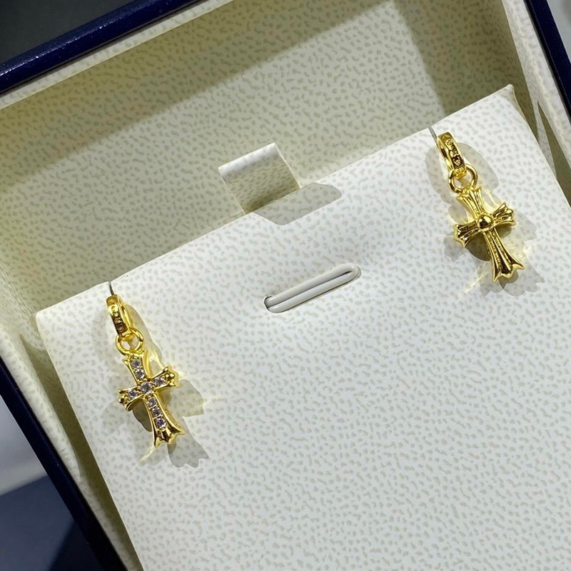 目を惹くカラー クロムハーツ ピアス コピー CHクロス 22K&ダイヤモンド Kua60908N級品