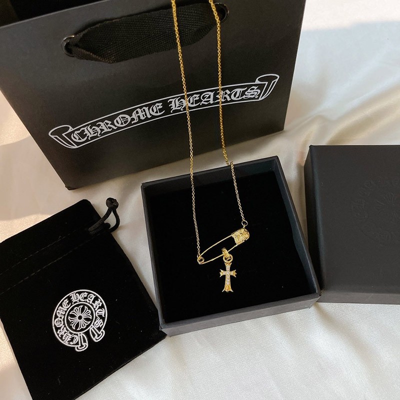 【限定カラー】【クロムハーツ ネックレス 偽物】CHクロス 22K セーフティピン ゴールド Kub13317人気