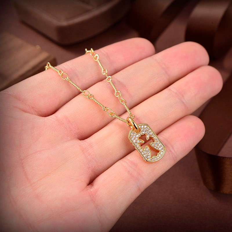 ☆超人気☆【クロムハーツ ネックレス コピー】エンジェル 22K セーフティピン ゴールド Kuc56285高い品質