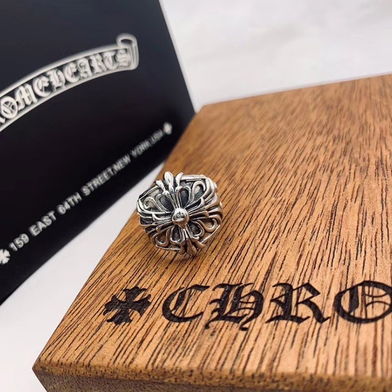 超人気！クロムハーツ フローラルクロス CHプラス リング コピー Kue23765通販