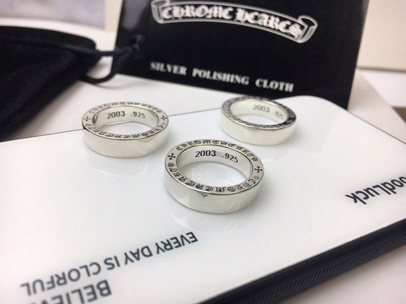 お洒落に♪ クロムハーツ  CHクロス リング 指輪 コピー Kuf05449代引きを販売