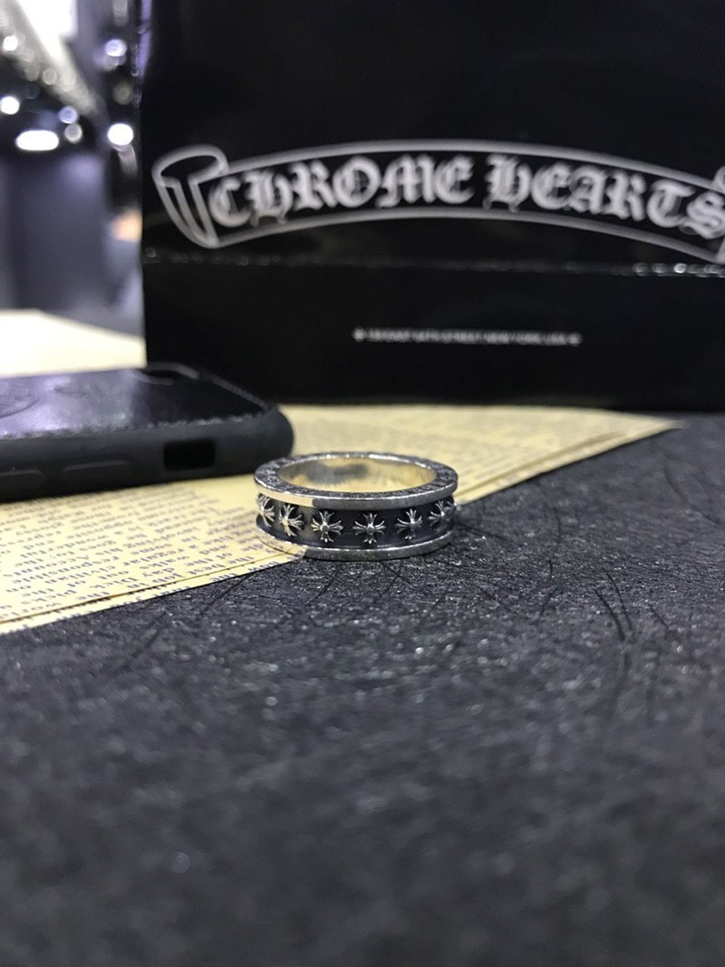 クロムハーツ フローラルクロス リング CH 偽物 Kuh06525通販