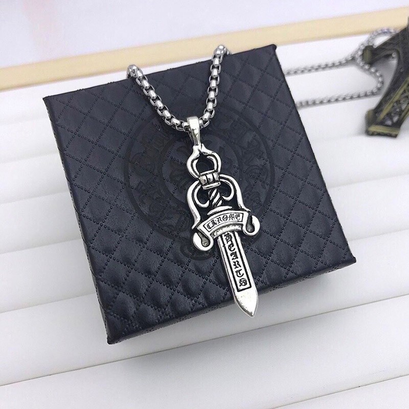 目を惹くカラー クロムハーツ ネックレス コピー ＃5 ダガー Dagger チャーム Kuj79060代引きを販売
