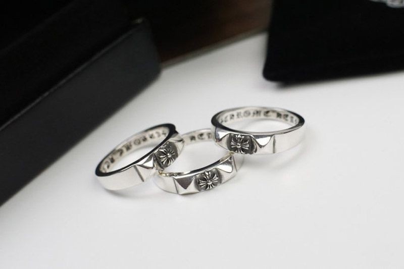目を惹くクロムハーツ スーパーコピー フローラルクロス リング 指輪 Kuu32921通販