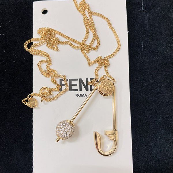 一目惚れ♪フェンディ×ヴェルサーチェ フェンダーチェ 偽物 ピンブローチネックレス fem99631高い品質