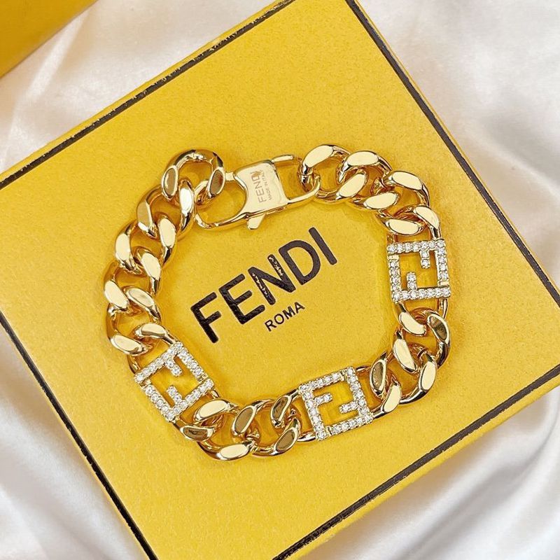 日本未発売★フェンディ★バゲット FFモチーフ ブレスレット コピー Gold few94621激安送料無料