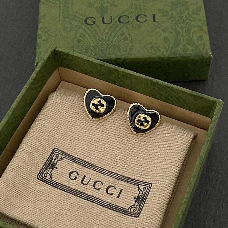 稀少 グッチ★インターロッキングG エナメル ハート付き コピー ピアス gul88516人気