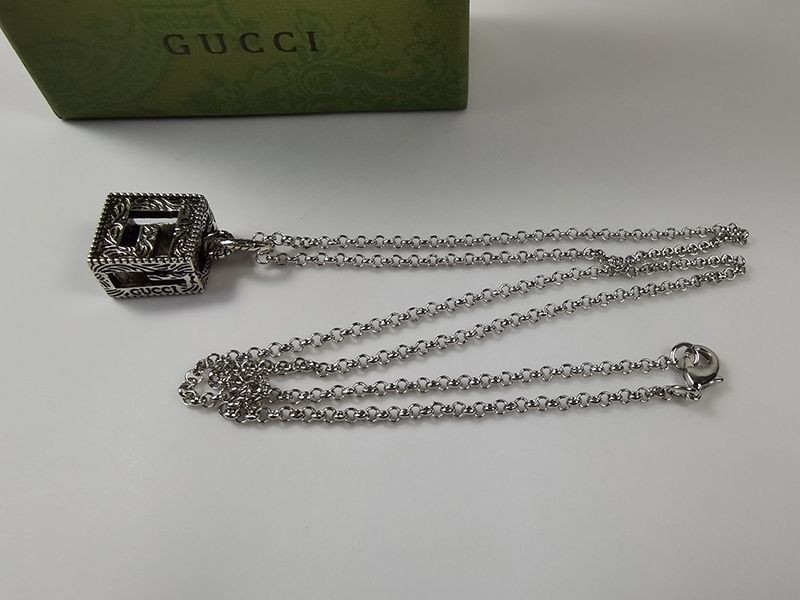 【日本未発売】グッチ ネックレス 偽物 シルバー メンズ guo21233最高級