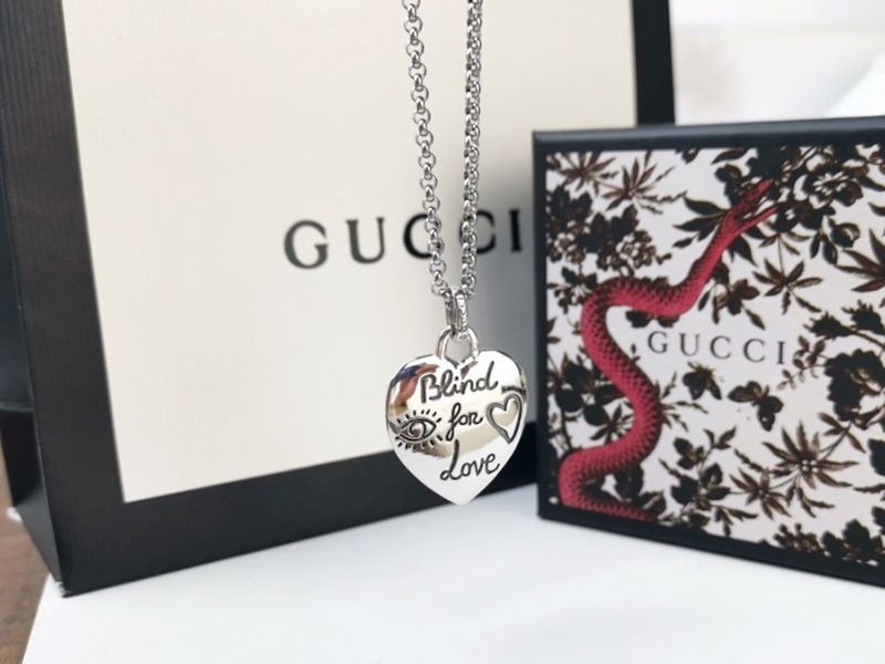 大人気！グッチ*ブラインドフォーラブシルバーネックレス 偽物*ハート guq02417通販