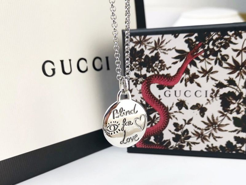 大人気！グッチ*ブラインドフォーラブシルバーネックレス 偽物*ハート guq02417激安送料無料