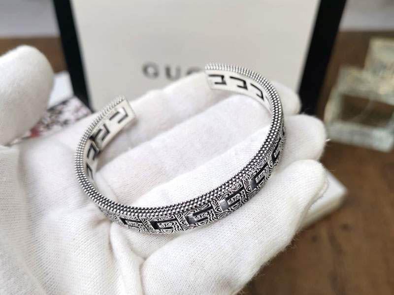 日本未入荷 グッチ★ブレスレット 偽物★スクエアG シルバー ブレスレット gut77958高い品質