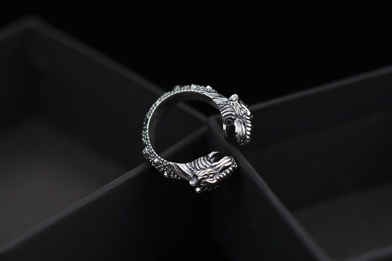 《大人気》グッチ タイガーヘッド コピー シルバーリング *ギフトに◎12mm gux37839人気