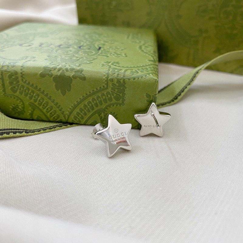 大人気!!新色 グッチ TRADEMARK スターピアス スーパーコピー guy21351高い品質