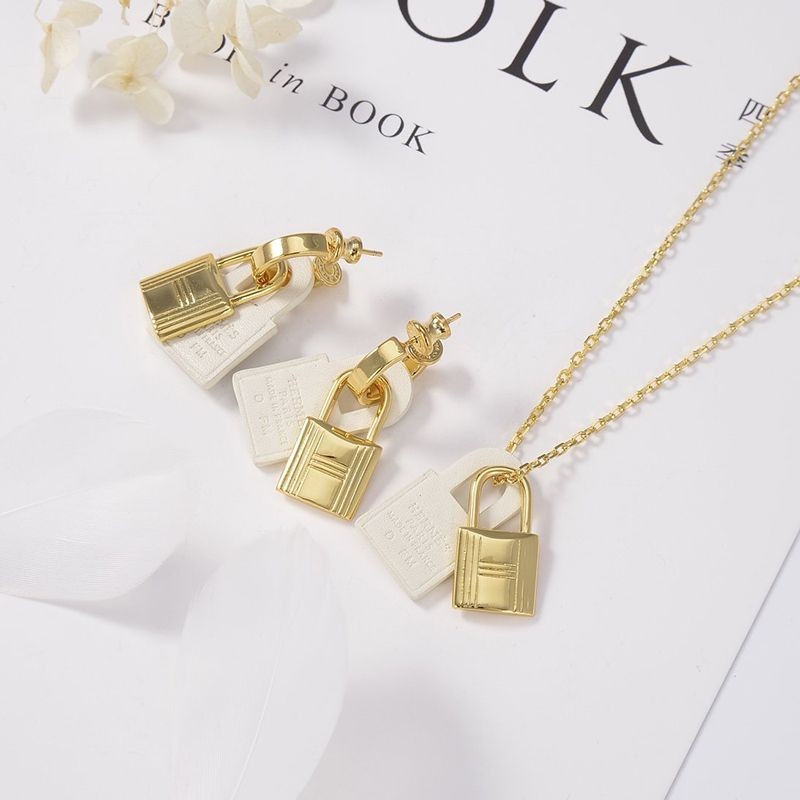 定番【人気】★エルメス コピー★オケリー ピアス 4色 H078851CK18激安送料無料