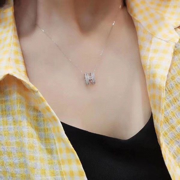 ☆超人気☆エルメス Pop H ペンダント 偽物 ert05330N級品