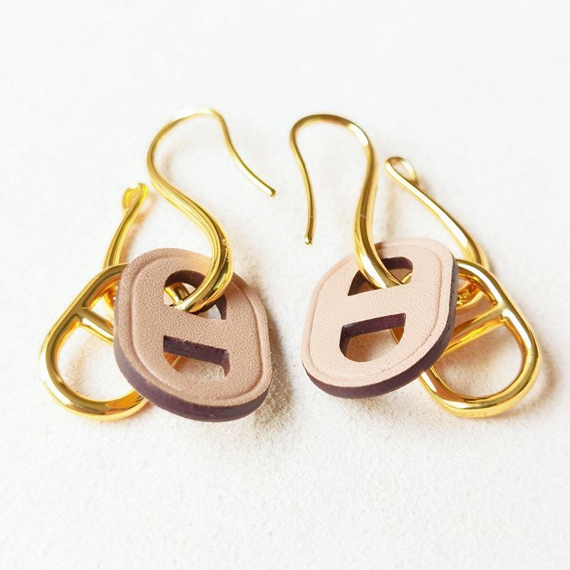 国内発すぐ届く☆エルメス OMaillon コピー オーマイヨン ピアス ery39206人気