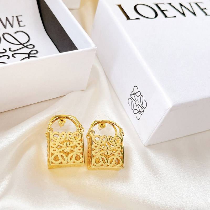 大人気!!新色ロエベ アナグラム 偽物 スタッド ピアス loi89617N級品