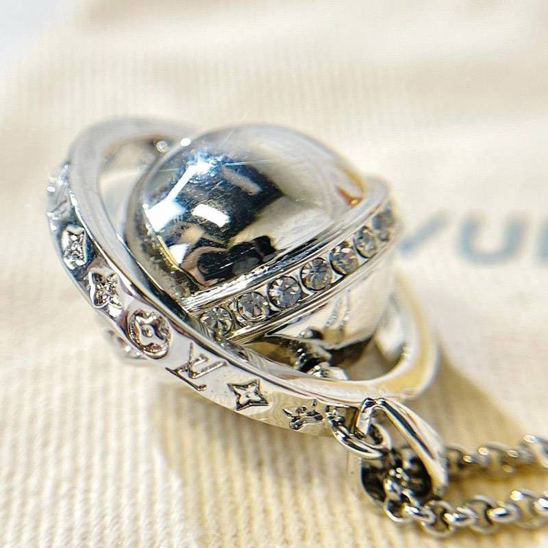 人気急上昇ルイ ヴィトン ペンダント ネックレス コピー ユニセックス M00327N級品